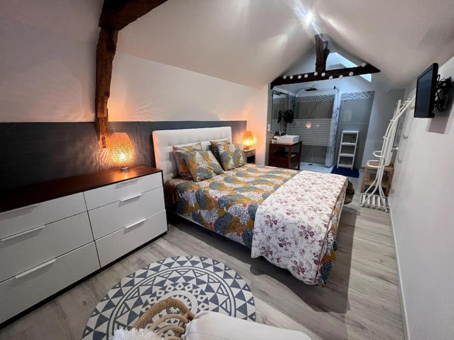 La Maison De Paulette Meuble De Tourisme 4 Etoiles Neuvy-le-Roi Екстер'єр фото