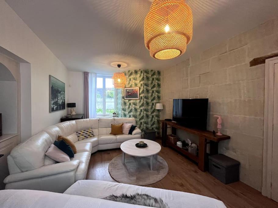 La Maison De Paulette Meuble De Tourisme 4 Etoiles Neuvy-le-Roi Екстер'єр фото
